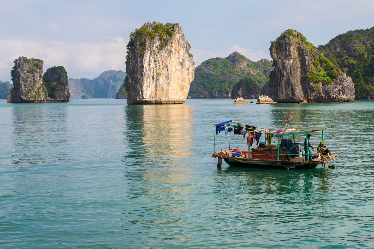 Baie Tu Long - voyage au Vietnam sur mesure