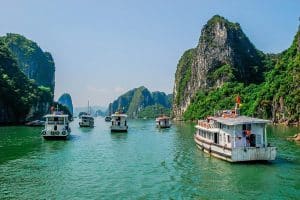 Halong - l'une des plus belles baies du Vietnam