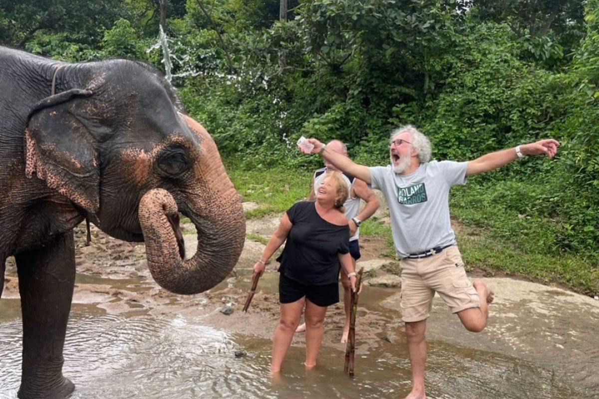 soin des éléphants à Buon Me Thuot Vietnam