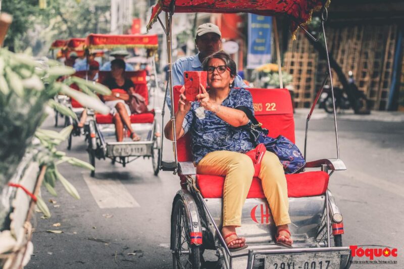 Le cyclo-pousse reste le moyen de locomotion préféré des touristes lorsqu’ils visitent le Vietnam