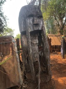 Les statues de tombes des Haut Plateaux du Centre