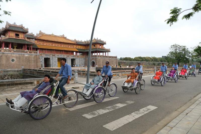 Profitez d'une balade tranquille en cyclo-pousse à travers Hué 