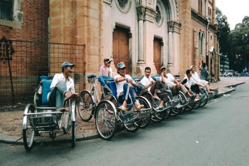 Voyage lent avec cyclo-pousse à HCM ville