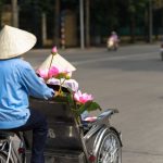 chapeau conique au cyclo pousse Hanoi Vietnam