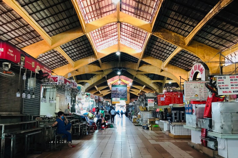 Dentro del mercado Ben Thanh.