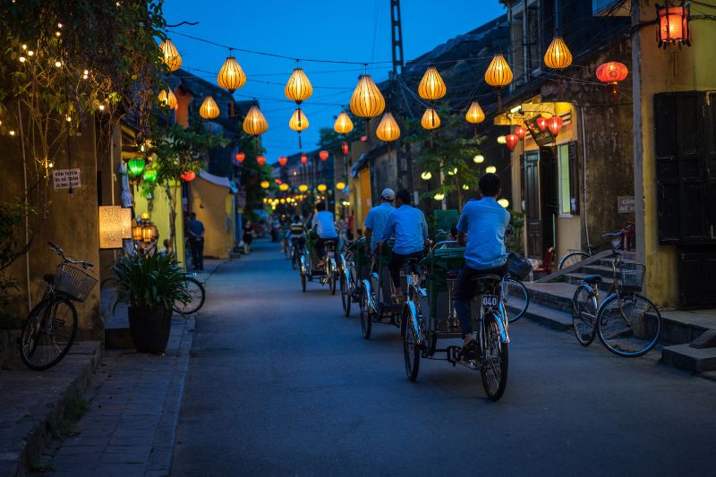 Cyclo Pousse Dans L'ancienne Ville De Hoi An