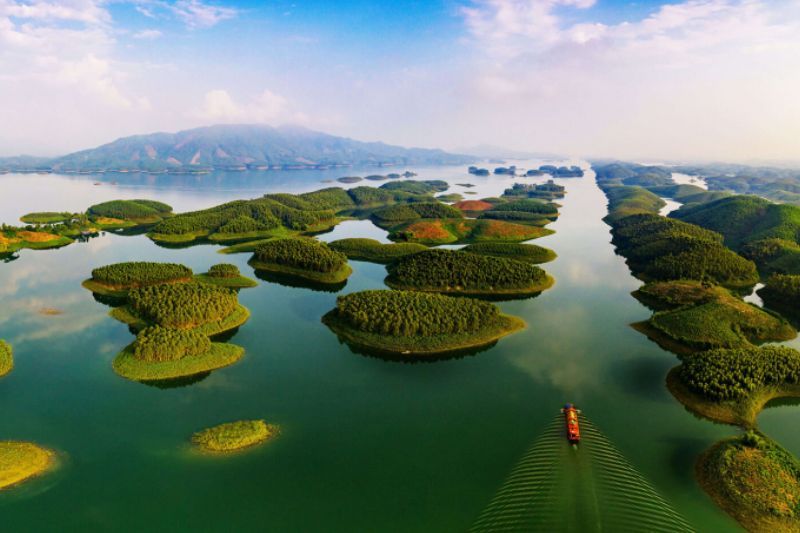 Lago Thac Ba (fuente: ttl en todo el mundo)