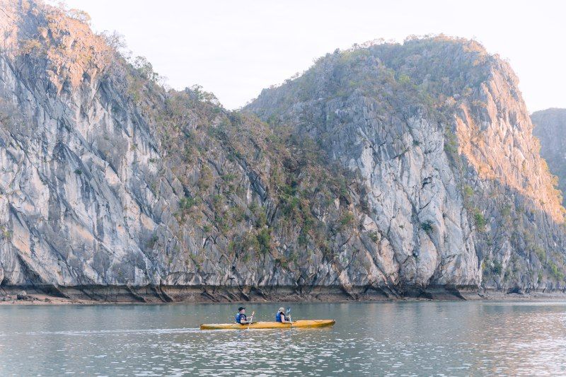 ha long - kayak