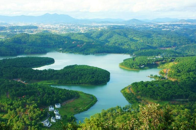 Lago Tuyen Lam (fuente: klook)