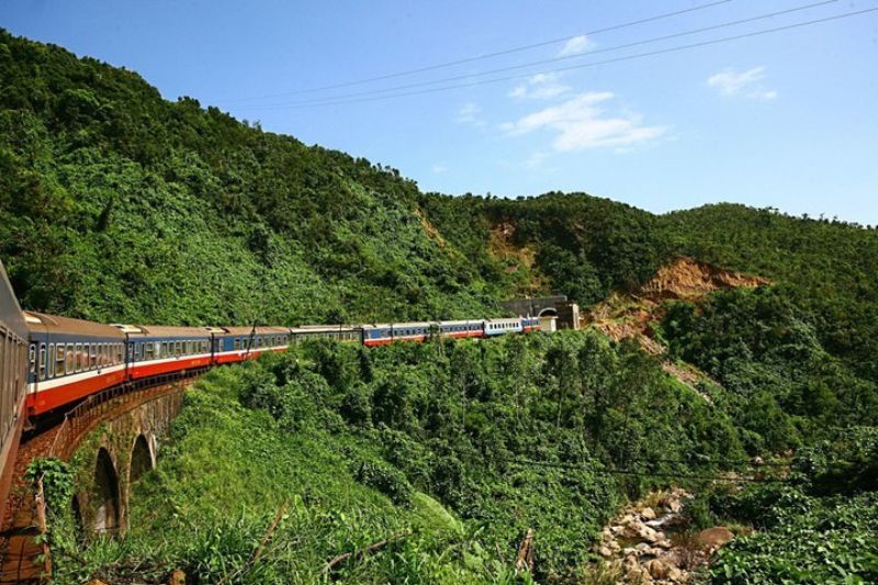 Paisaje al borde de un tren cama en Vietnam (fuente: vietnamplus.vn)