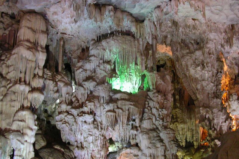 Cueva Dau Go - "Cueva de las Maravillas" de la Bahía de Ha Long