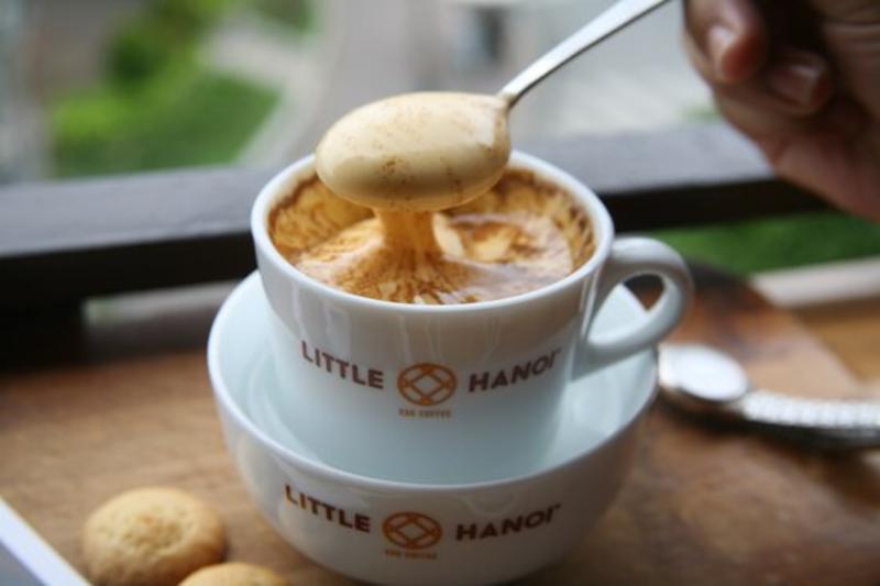 Le café aux œufs - une des spécialités des cafés vietnamiens