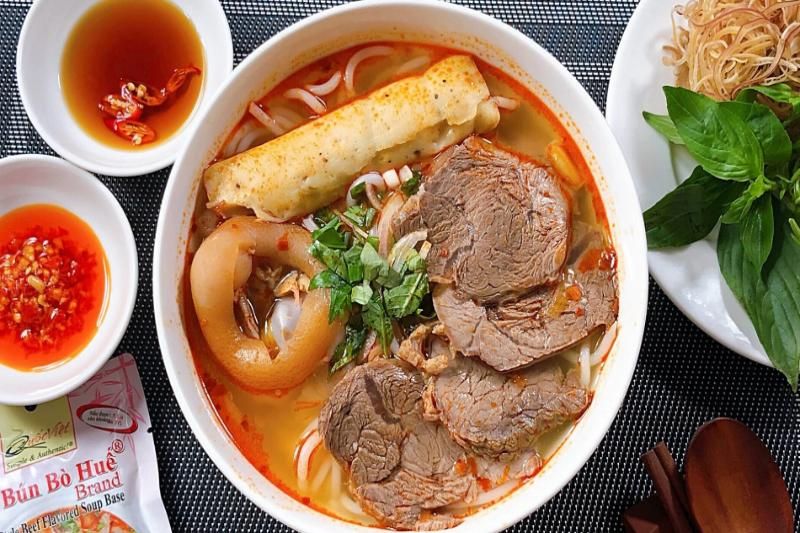 Bun bo hue con pata de cerdo (Fuente: 123 Buy)