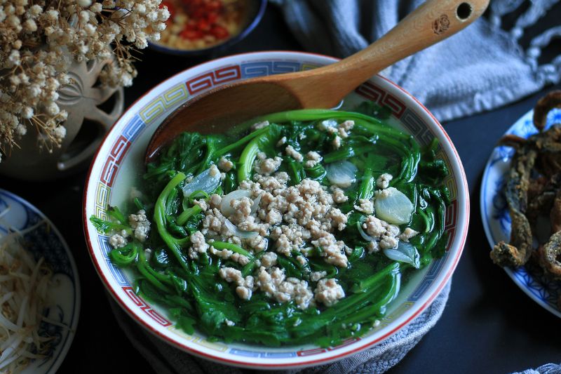 canh - soupe des herbes vietnamiens