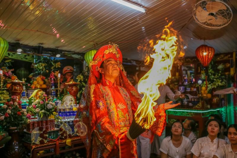 Hon Chen Festival - Célébration de la tradition et de la spiritualité à Hué