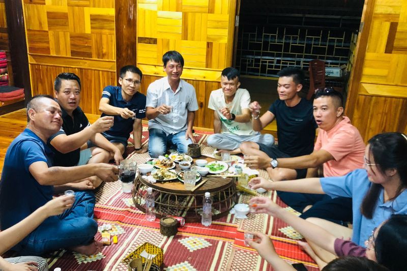 plateau du repas vietnamien chez l'habitant