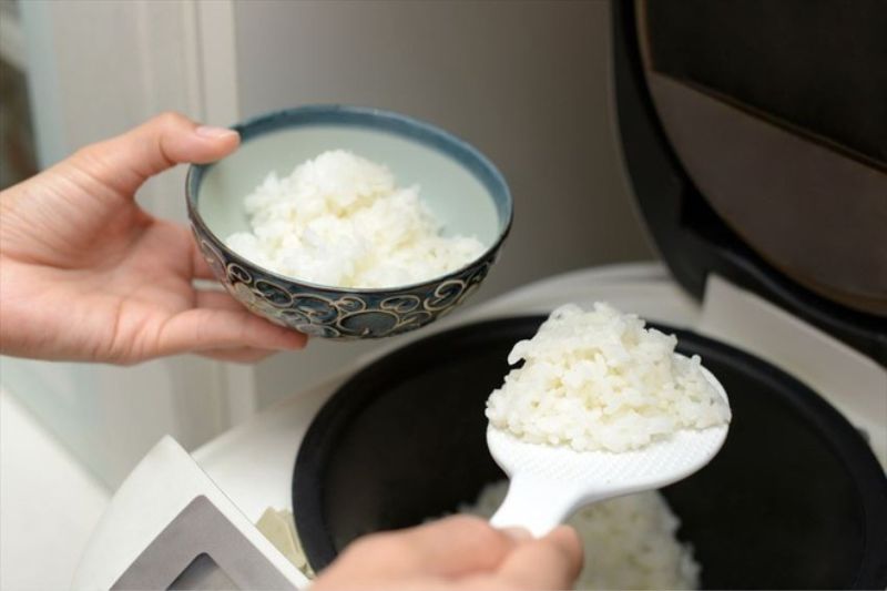 riz pendant le repas vietnamien