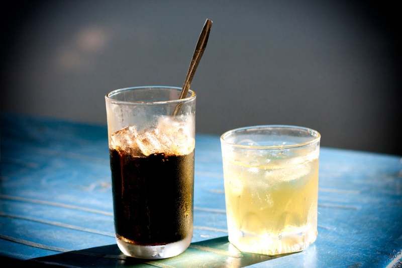 thé glacé et café vietnamien. source photo _ spiderum