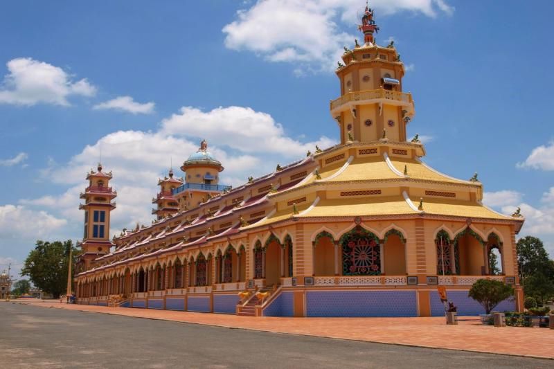 Le temple caodaiste source Aucoeurvietnam