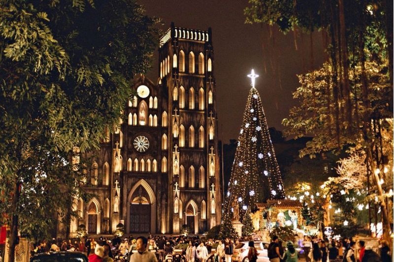 cathédrale de hanoi la nuit. source vietnamnet