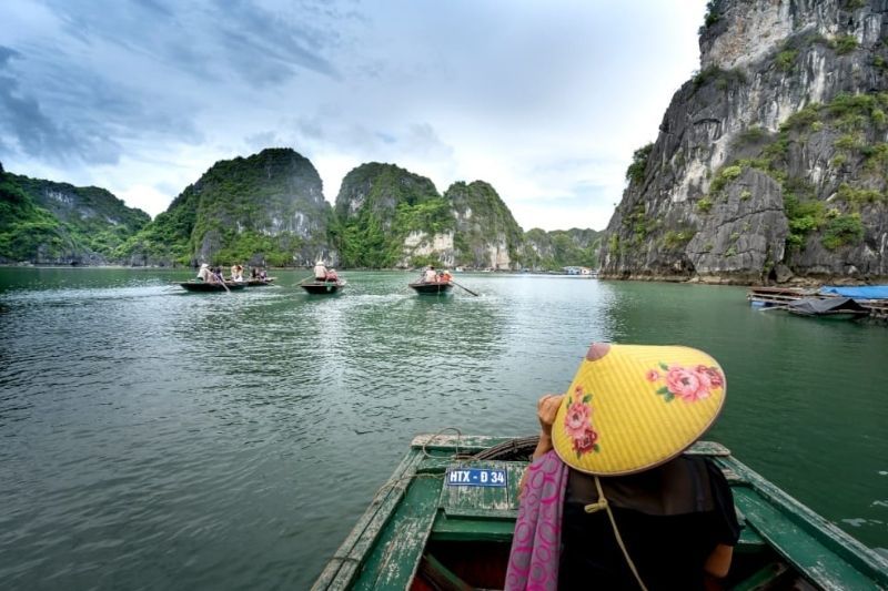 La baie d'Halong découverte