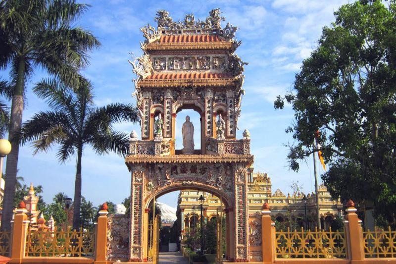 La puerta de la Pagoda Vinh Trang (fuente: a quoc.vn)