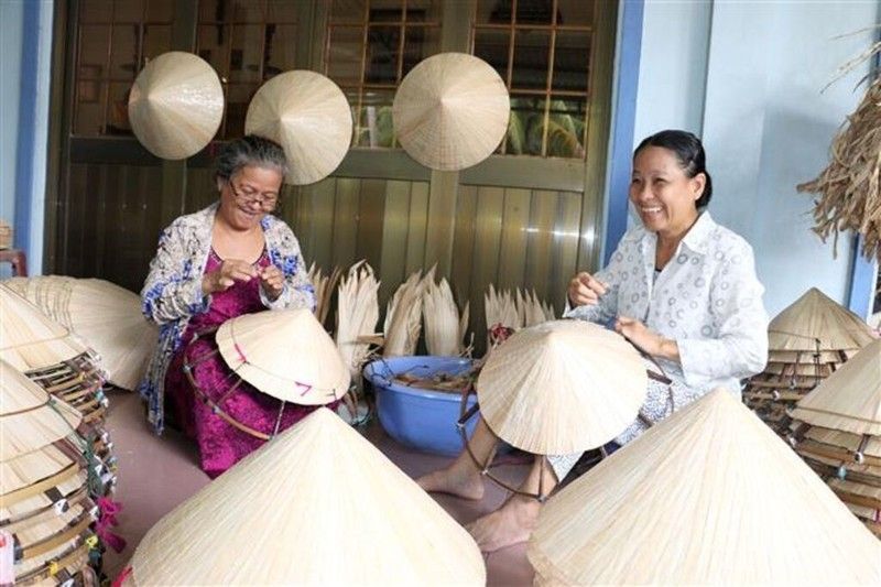 El sombrero de hoja en can aunque (El Diario de Nhan Dan)