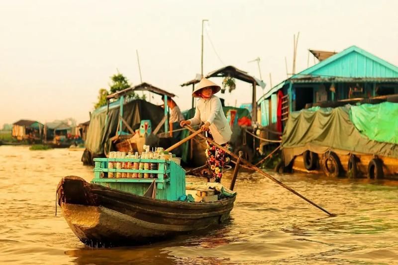 Mercado flotante de Long Xuyen (Fuente: Traveloka)