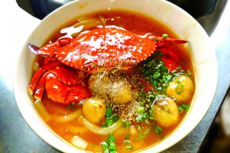 soupe de nouilles au tapioca et au crabe - specialité à saigon (1)