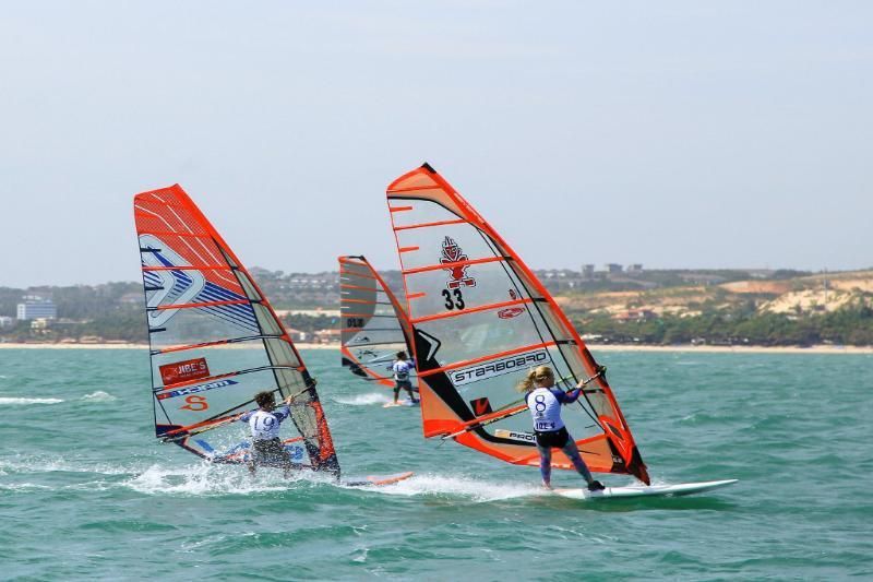 vive la experiencia de los deportes de viento en la playa de Mui Ne (Fuente: Bo van hoa the thao du lich)