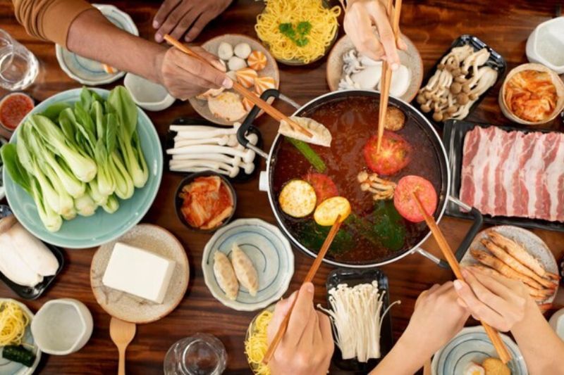 culture de partage au repas vietnamien