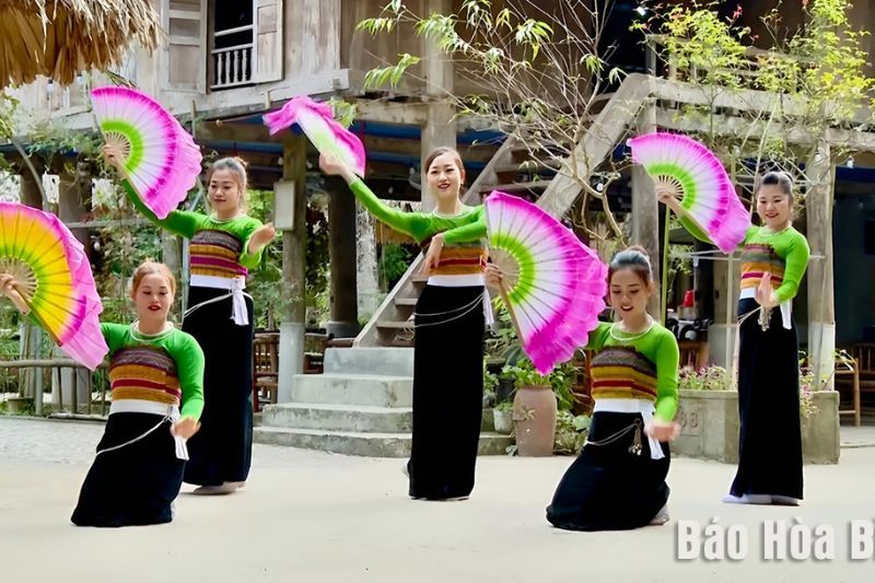 danse des thais à mai chau