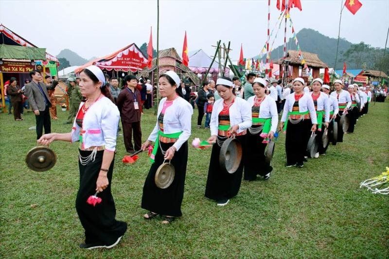 Intercambio cultural con el pueblo Muong (Fuente: Bao Lao dong)