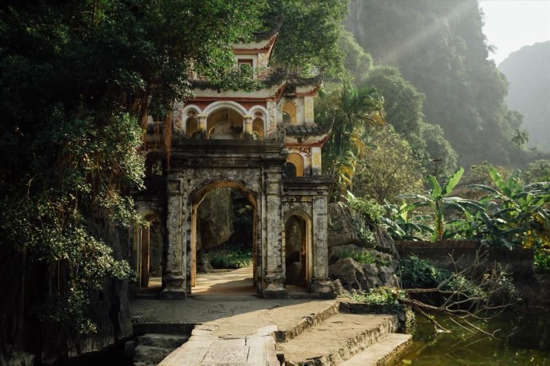 Pagoda de Bich Dong: un lugar de conexión entre naturaleza y espiritualidad (Fuente: Bao Lao Dong)