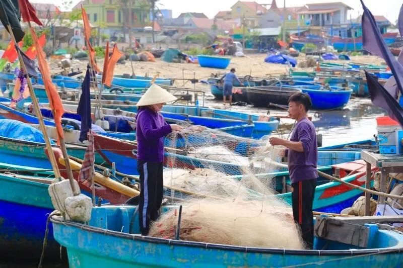 La vida cotidiana de los pescadores en pueblos pesqueros en Nha Trang (Fuente: Traveloka)