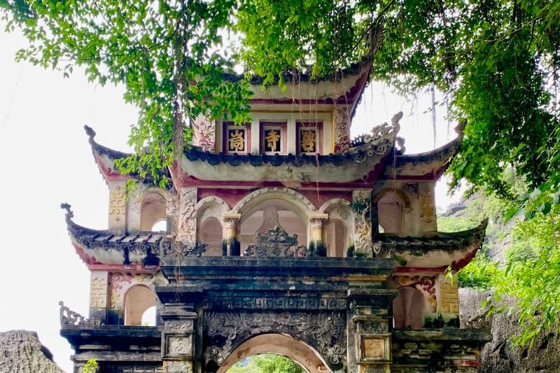 le portail du temple a conservé intacte son architecture ancienne (1)