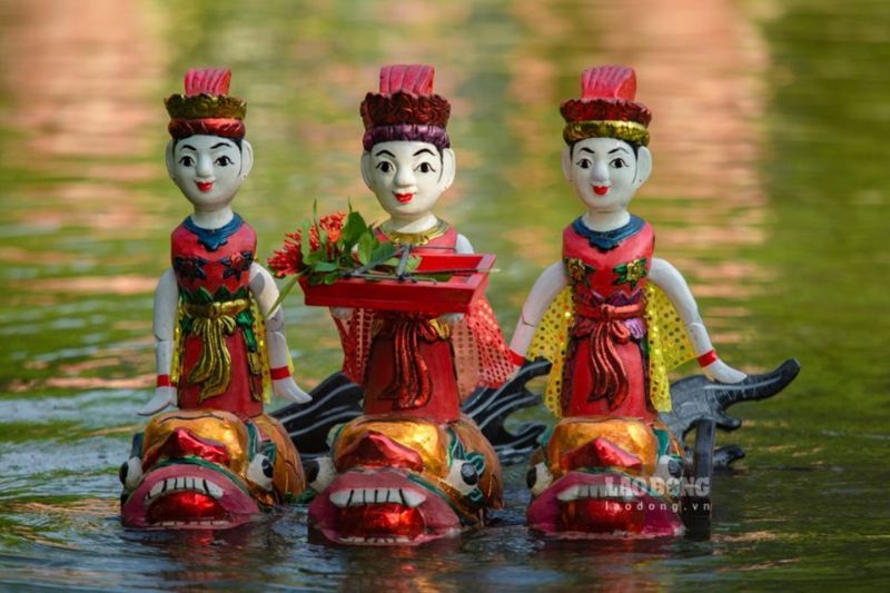 marionnettes sur l'eau