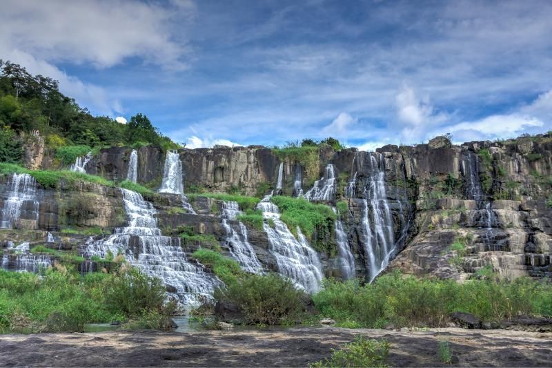 Cascadas del centro-sur de Vietnam - Cascada Pongour (fuente: canva.com) (Cascadas en Vietnam)