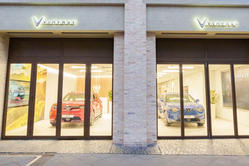 Showroom de voiture életricque Vinfast à Paris (source: autoinfos)