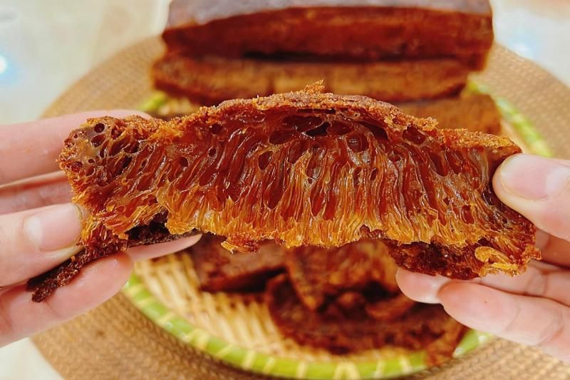 comment faire le gâteau vietnamien aux nids d'abeilles avec du sucre de palme (1)