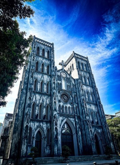 façade de la cathédrale saint-joseph de hanoï (photo prise par nhât duy)