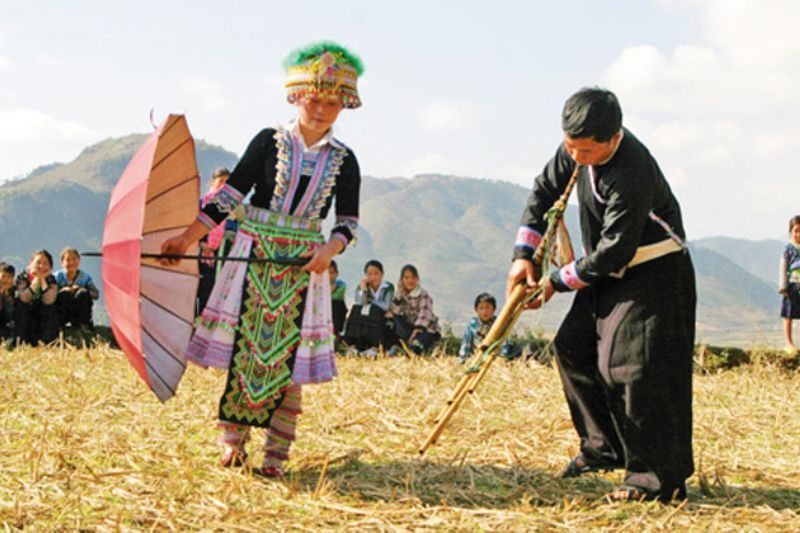 khen danza de los hmong