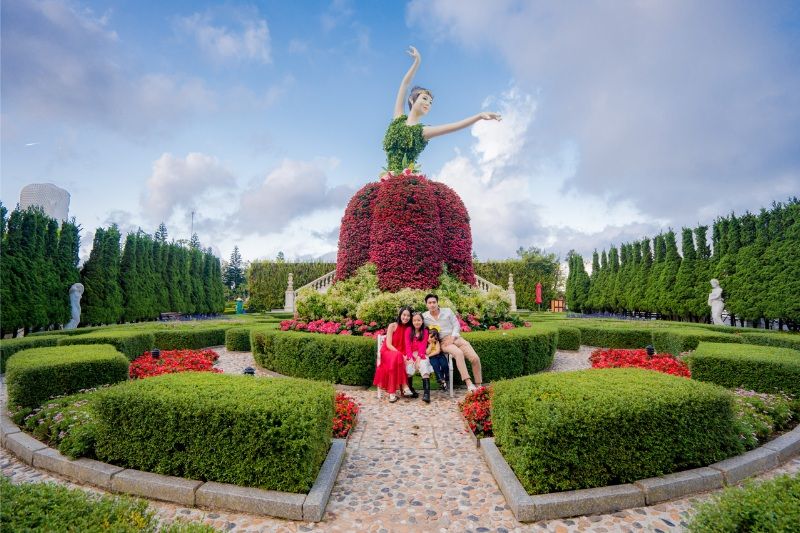 El magnífico jardín de flores Le Jardin d'Amour en las colinas de Ba Na. fuente: bana hills.sunworld