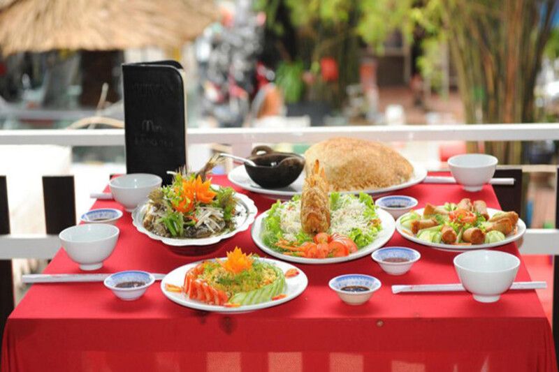 Spécialités du delta du Mékong au le restaurant vietnamien Lang Toi (source: foody)