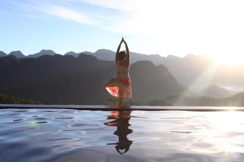 la profesora de yoga de aucoeurvietnam en pù luông