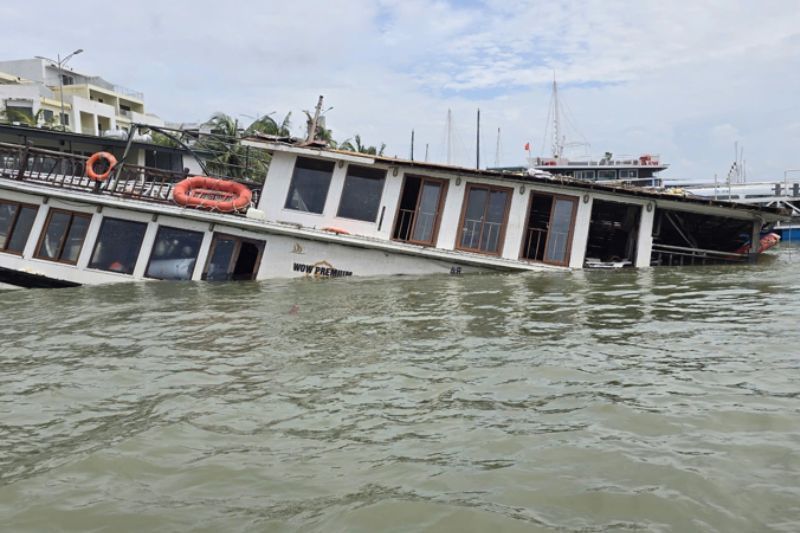 Tifón de yagi, daños en la bahía de Halong