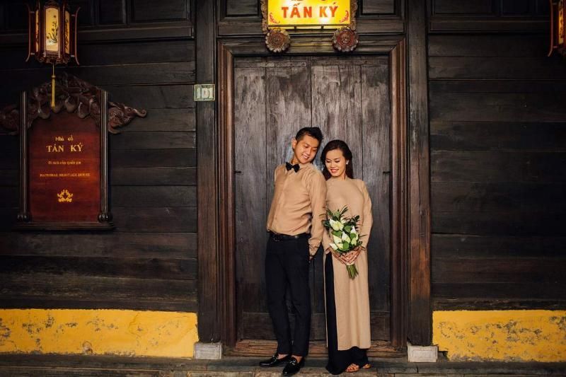 También es una opción popular para que las parejas realicen sesiones de fotos de bodas en Hoian (Fuente: Mia)