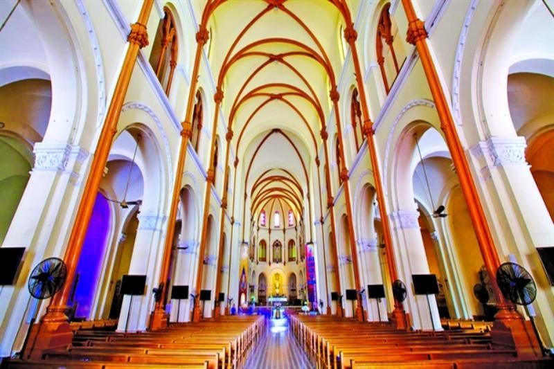 Catedral de Notre Dame en Saigón: una obra maestra de la arquitectura gótica y románica. 