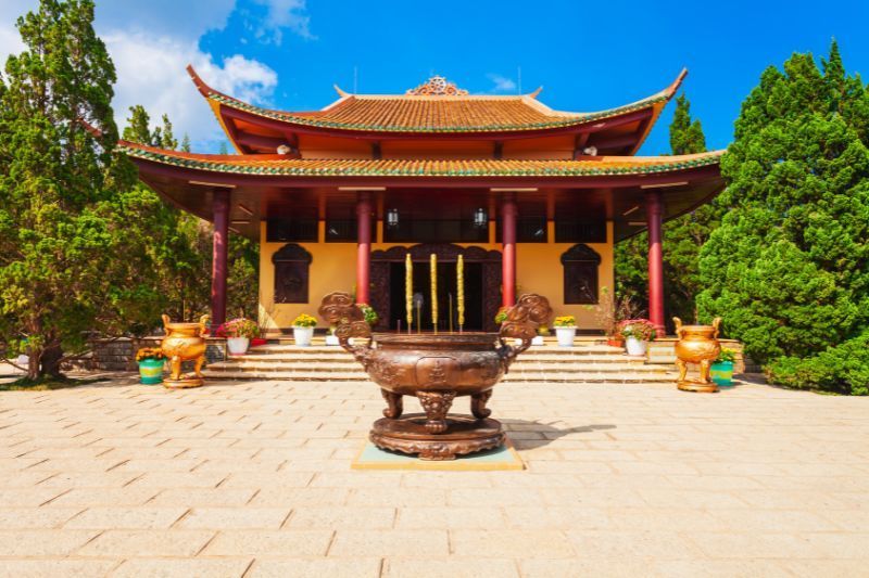 Monasterio Truc Lam en Dalat - Fuente: Canva