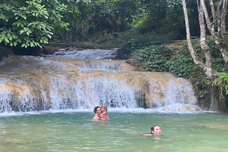 se baigner à la cascade hieu- pu luong (1)